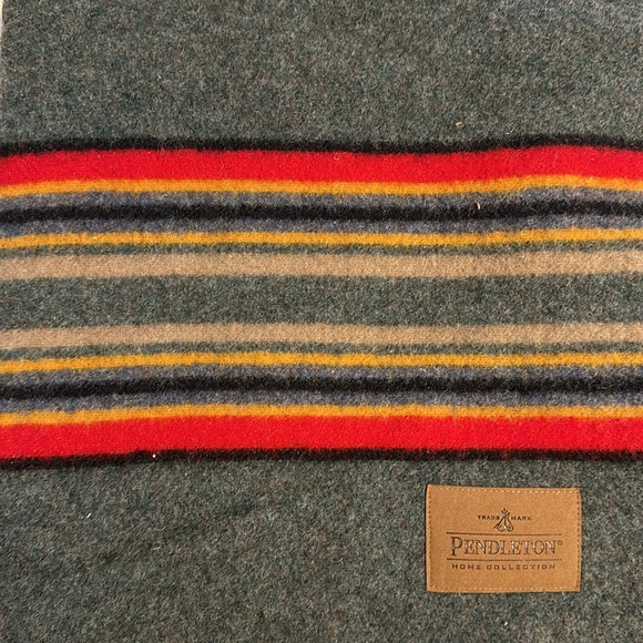 Pendleton Yakima Camp Throw - Picture 4 of 5